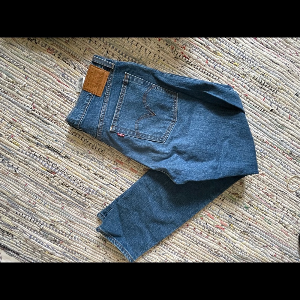 Super cute high waisted 501s